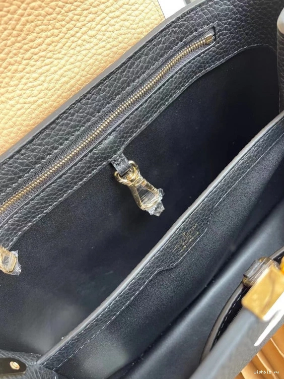 WIS MM CAPUCINES Louis Vuitton 0111